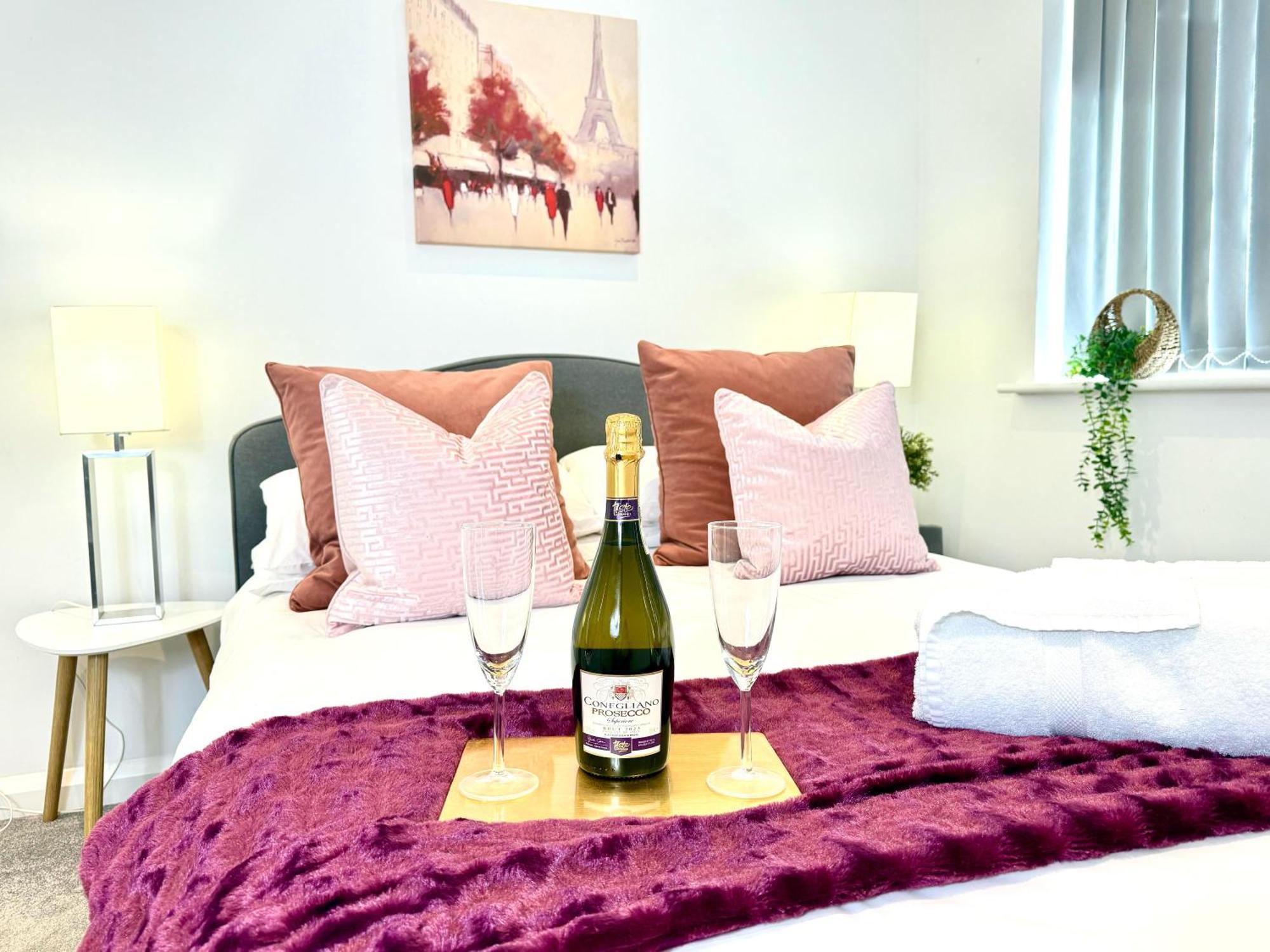Hazel 1-Bedroom Cousy Flat, Parking, Wifi, Prime Location, Close To Blenheim Palace & Oxford Kidlington Exterior foto